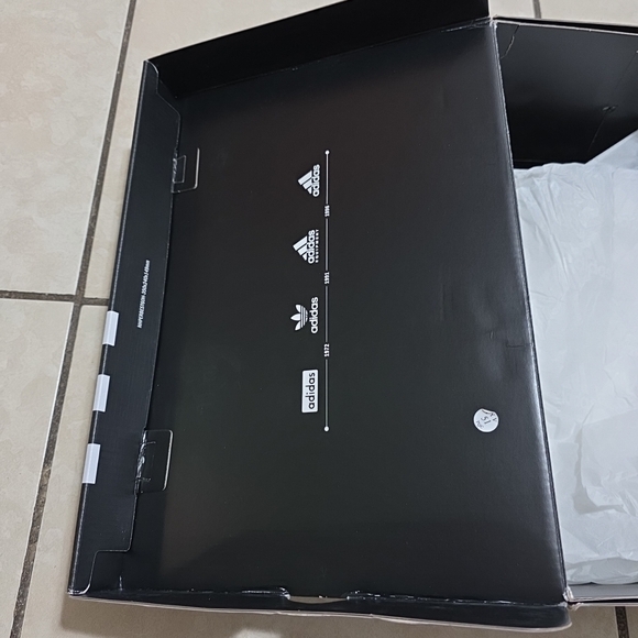 Empty Shoe Box - Picture 8 of 9